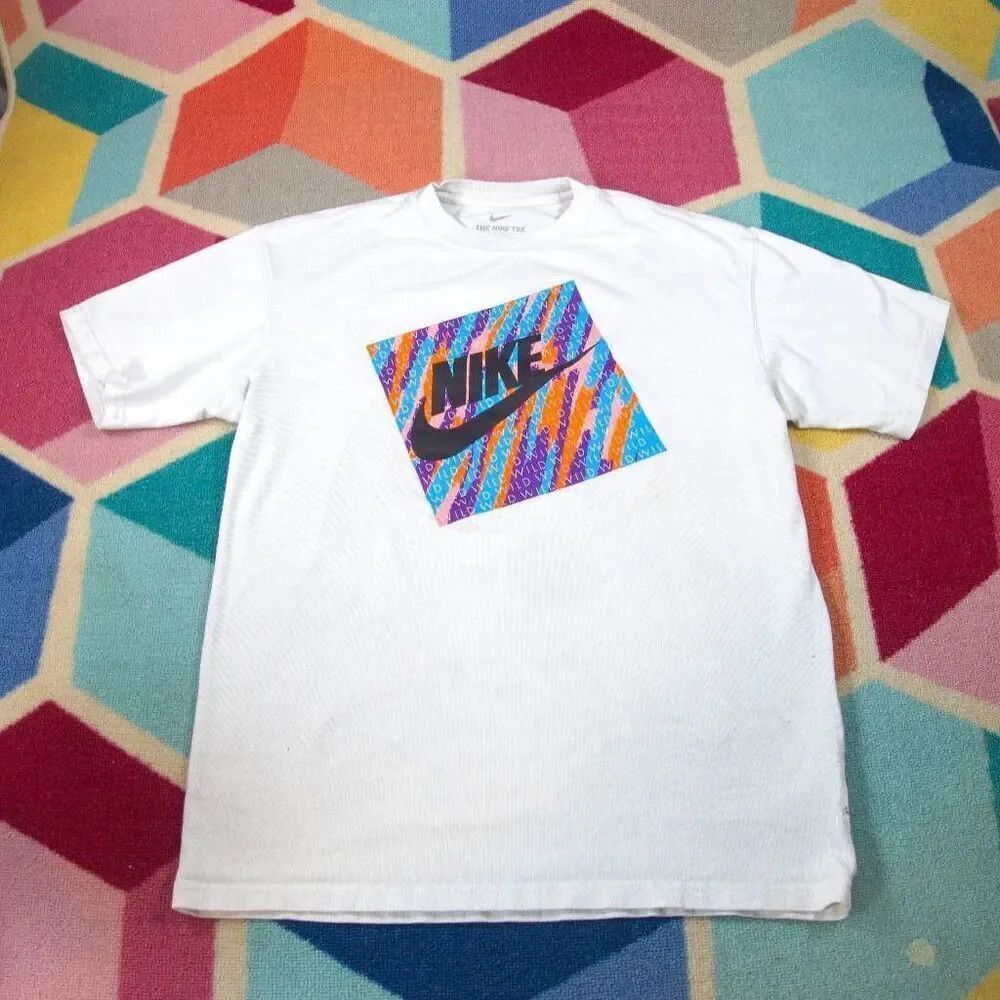 Nike WILD Graphic Tshirt Size XS 18X 24 in